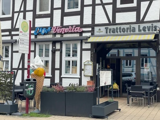 Piazza Levis.jpg