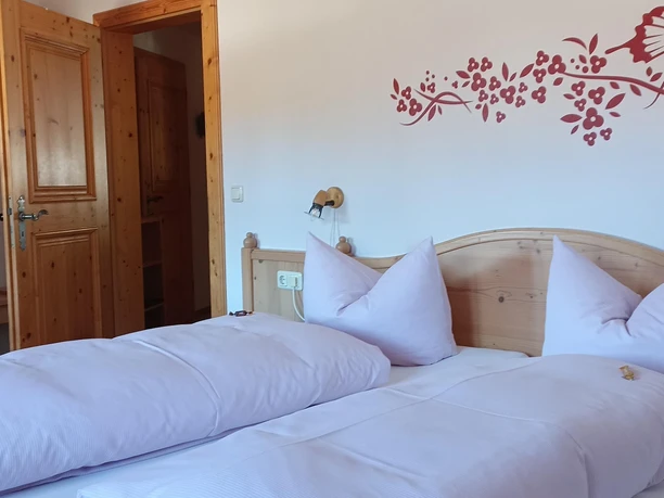 Schlafzimmer 1