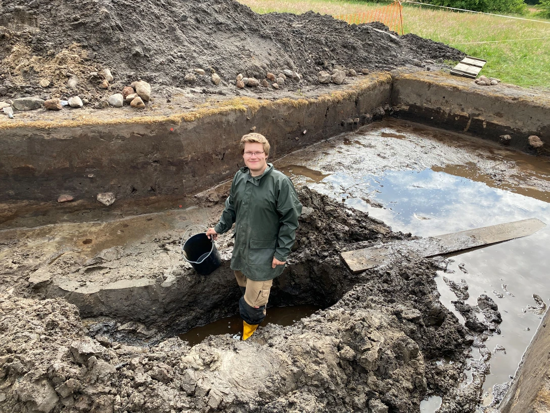 01_25 Grabung Burg Horst.JPG