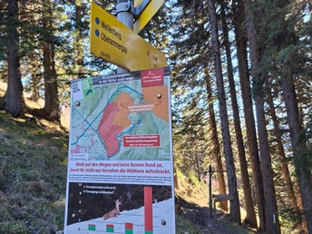 Auf dem Weg zum Großen Aufacker sind die Winterschutzgebiete zu beachten