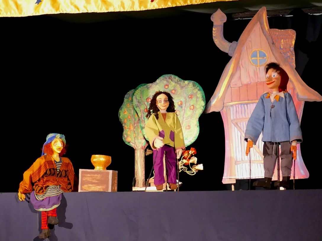 Stabpuppentheater baer s hochzytskleid tab theater am bahnhof