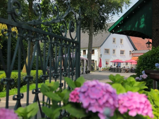 SchmückerHof.jpg