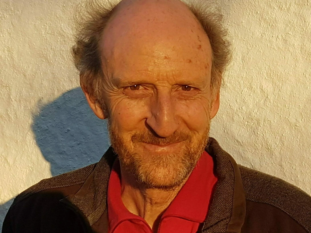 Portrait Bernhard scaled e1643627859681