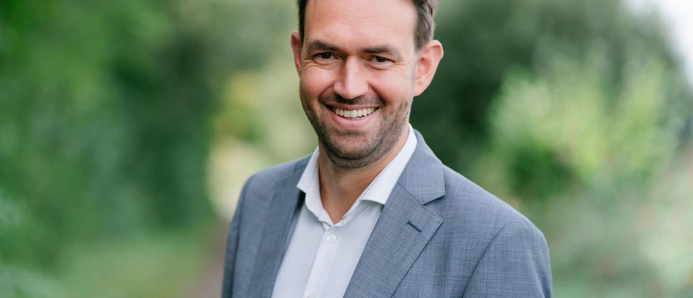 Vortrag: "KI: Grundlagen und Trends" - Niklas Kühl auf Juist.jpg Vortrag: "KI: Grundlagen und Trends" - Niklas Kühl auf Juist