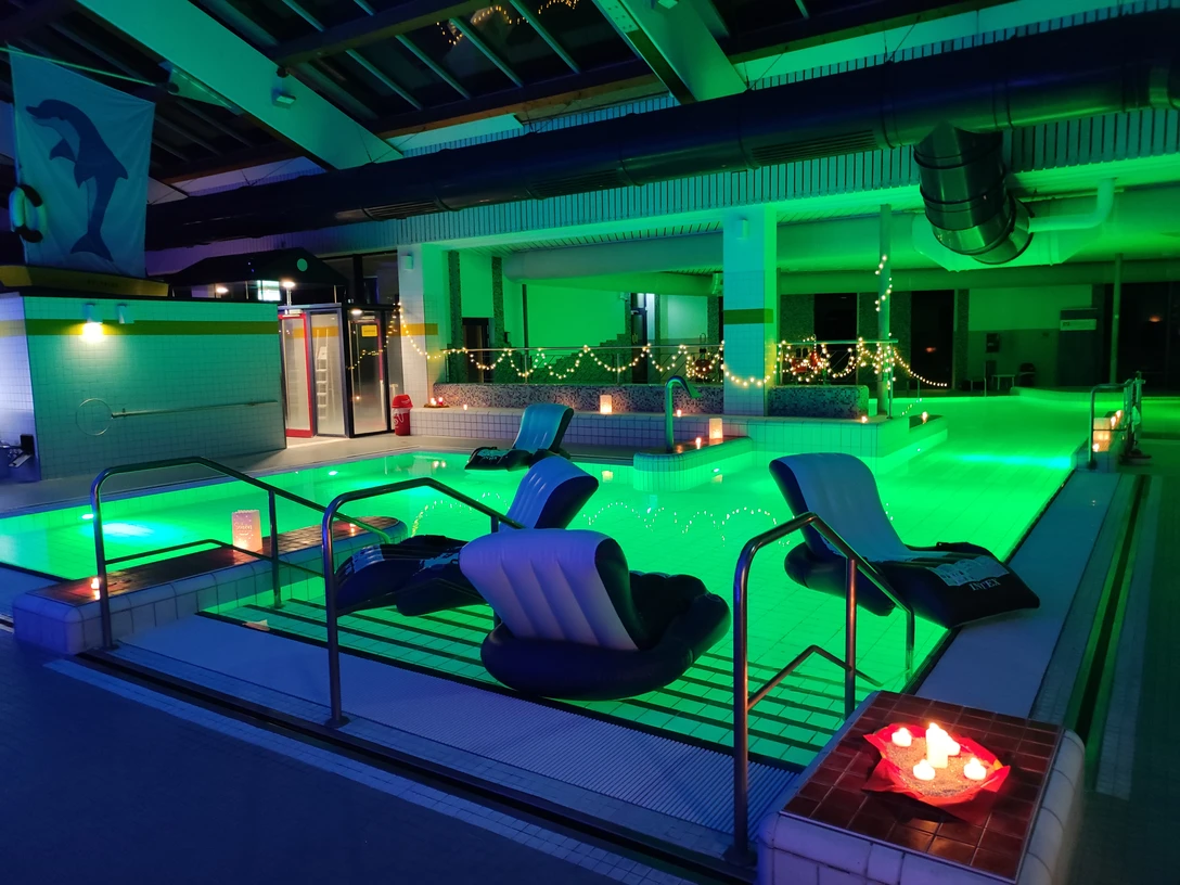 Wellnessabend im Familienbad Delphino Wellnessabend im Familienbad Delphino