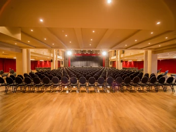 Seated hall at Haus Leipzig | Leipzig Convention Bureau Meetings and conferences in Leipzig – View of the seated hall at Haus Leipzig