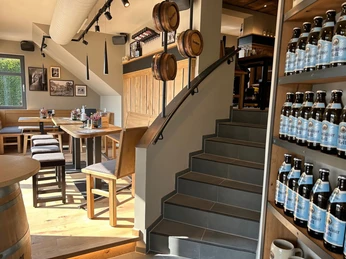 Benediktiner Wirtshaus Willingen innen mit Treppe Benediktiner Wirtshaus Willingen innen mit Treppe