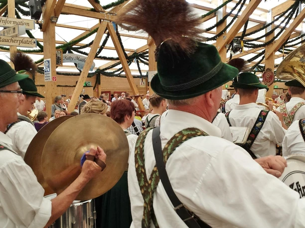 Traditie | Voorbeeld afbeelding Tradition | Beispielbild