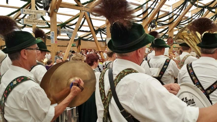 Tradition | Example image Tradition | Beispielbild