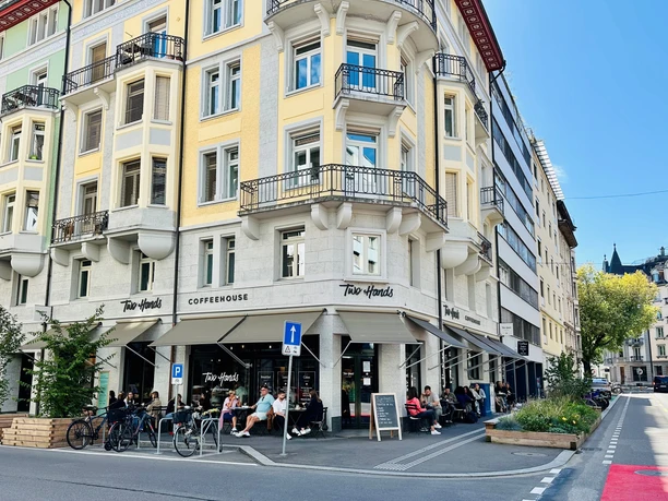 Two Hands Restaurant Luzern