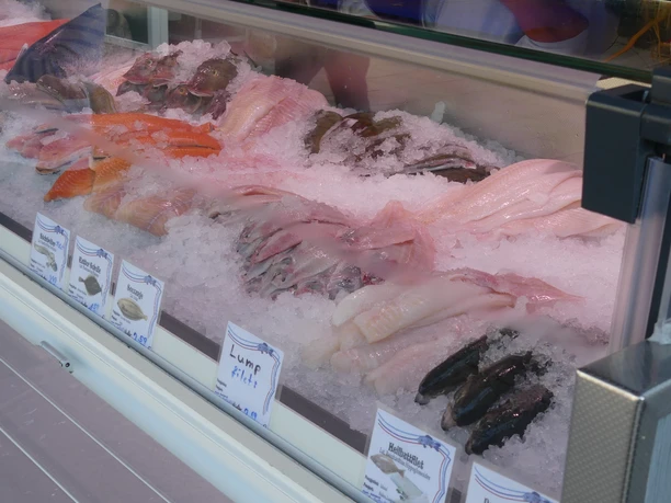 Wochenmarkt in Aurich frischer Fisch Wochenmarkt in Aurich frischer Fisch