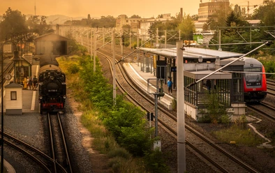 Lößnitzgrundbahn und S-Bahn am Bahnhof Radebeul Ost