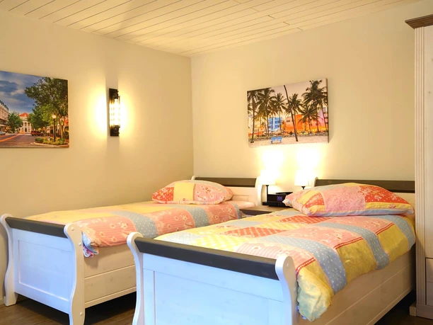 Palmengarten Schlafzimmer.jpg