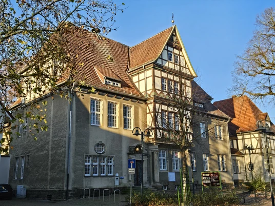 MiLk_Altes Amtsgericht Petershagen_LandArt-Station 1.02a_foto christian doehler.jpg