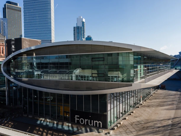 Forum Messe Frankfurt - Building Direct view of the Forum at Messe Frankfurt.