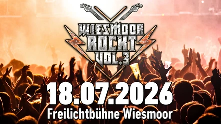 Wiesmoor Rockt.jpg Menschenmenge feiert vor Bühne bei Rockkonzert Wiesmoor Rockt Vol. 3 am 18. Juli 2026.