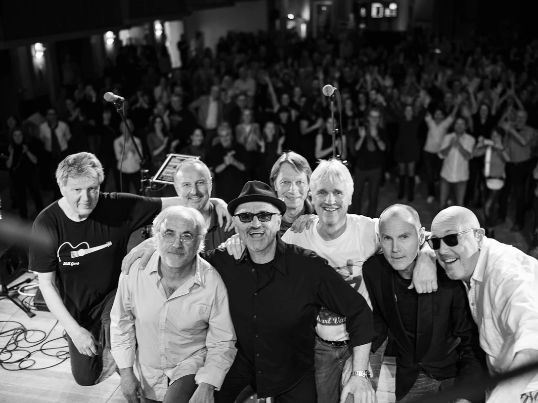 Lampferding-Social-Club.jpg Gruppenfoto des Lampferding Social Club