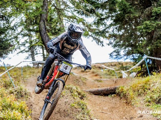 Yannick_Baechler_-_DHC_Bellwald_2025.webp
