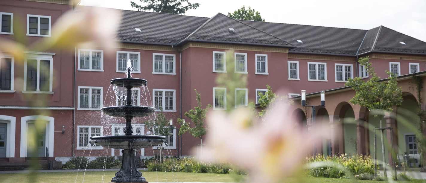 Blick in den Arkadenhof in der Illenau