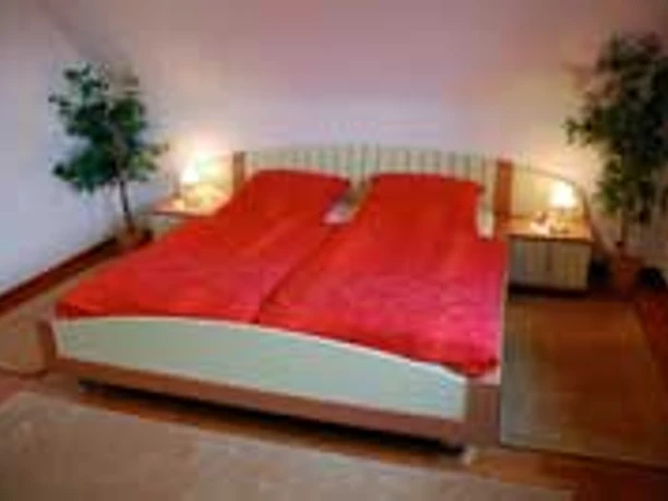 Schneider Schlafzimmer.jpg