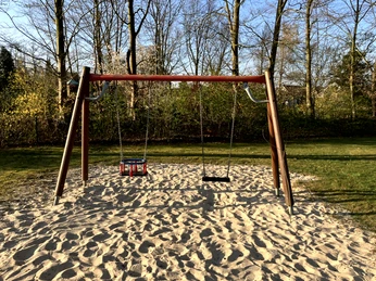 2025_Peitzweg_Doppelschaukel.jpg