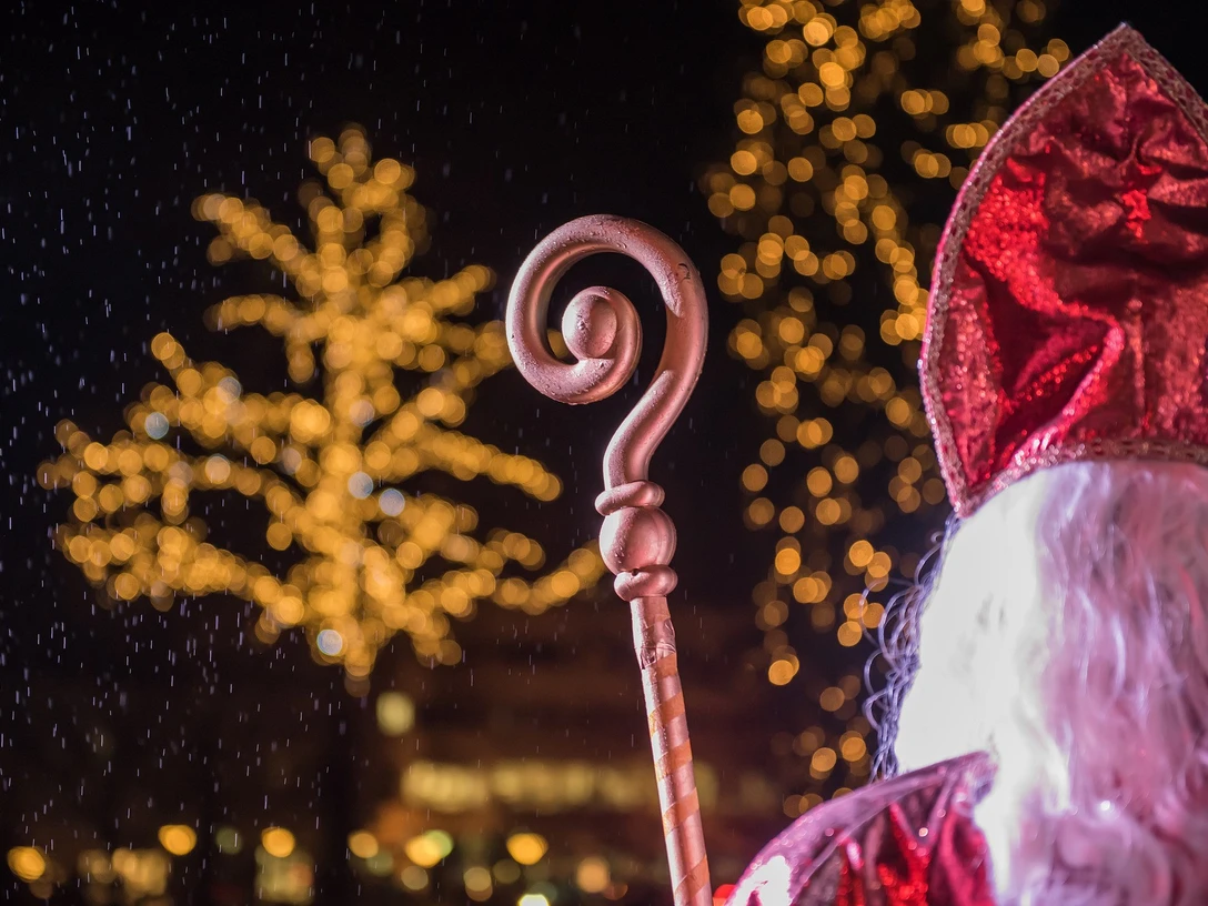 Nikolaus Bild von a Lenka Novotn auf Pixabay (Lizenzfrei)