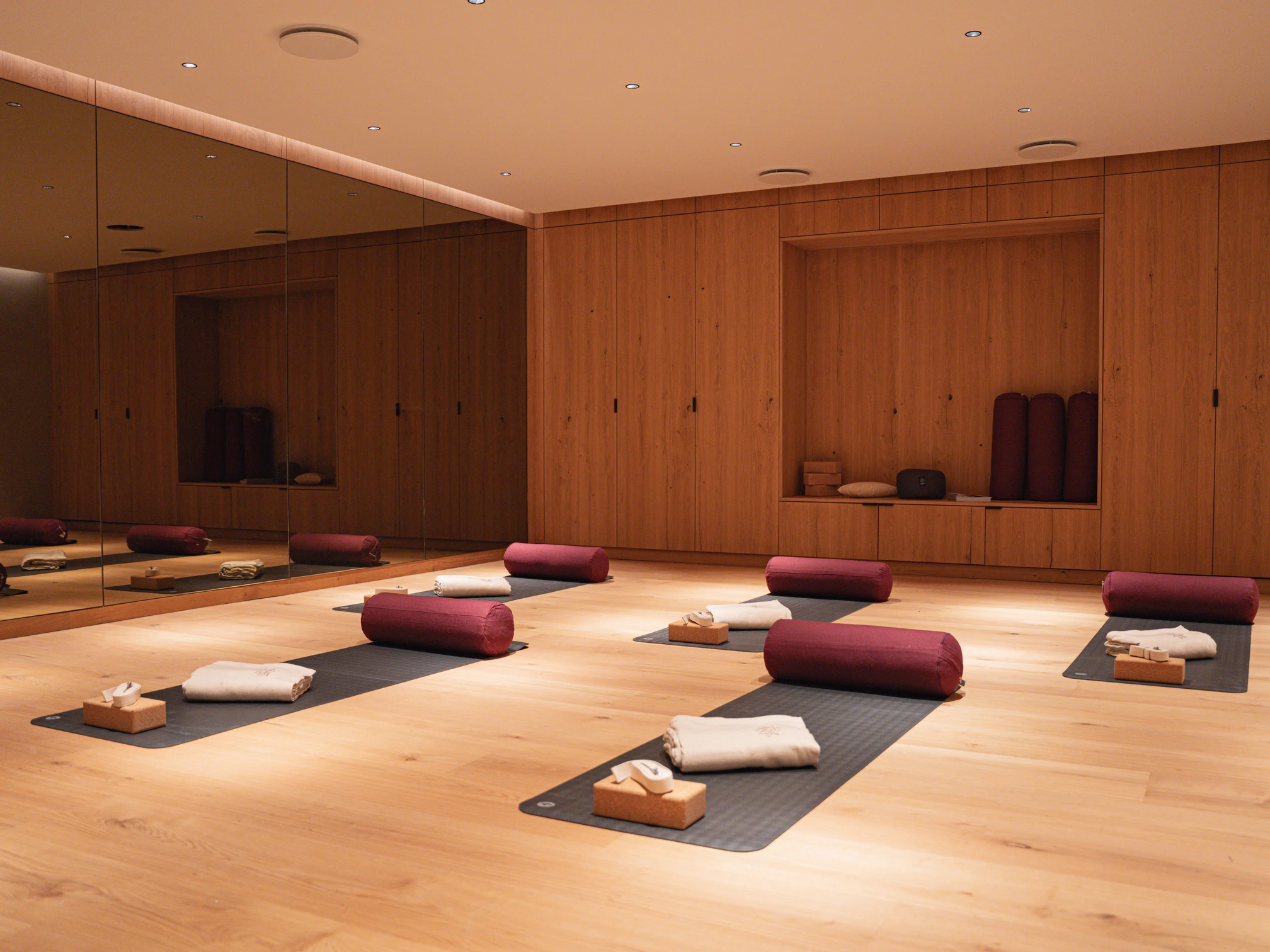 Kursraum mit Matten.jpeg