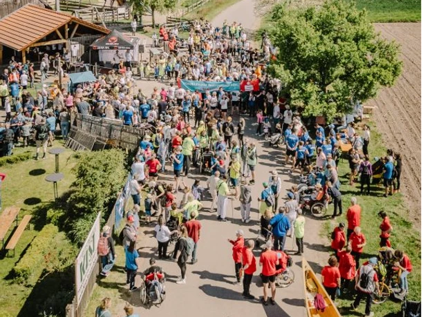 Teilnehmer vom Inklusionslauf auf dem Schollenhof Wagshurst