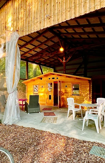 Waldhütte von Außen Waldhütte von Außen