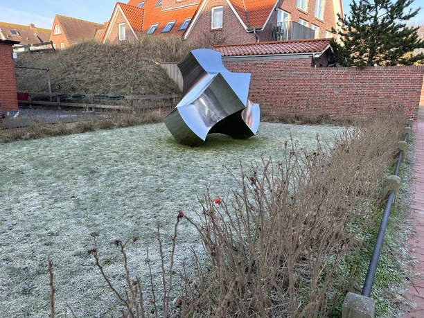 Bernd Bunk Skulptur Juist - Dreiheit - Trinity - Outdoor Kunst auf Juist (13).jpeg