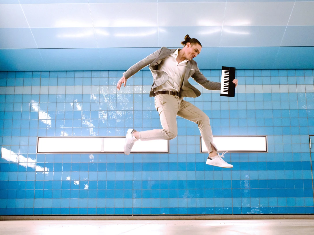 Kabarett auf Juist: "Der Liebesalgorithmus" - Andreas Langsch.jpg Kabarett auf Juist: "Der Liebesalgorithmus" - Andreas Langsch