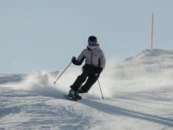 Winter Skigebiet Brienzer Rothorn Eisee Soerenberg Yannick Roeoesli (28)