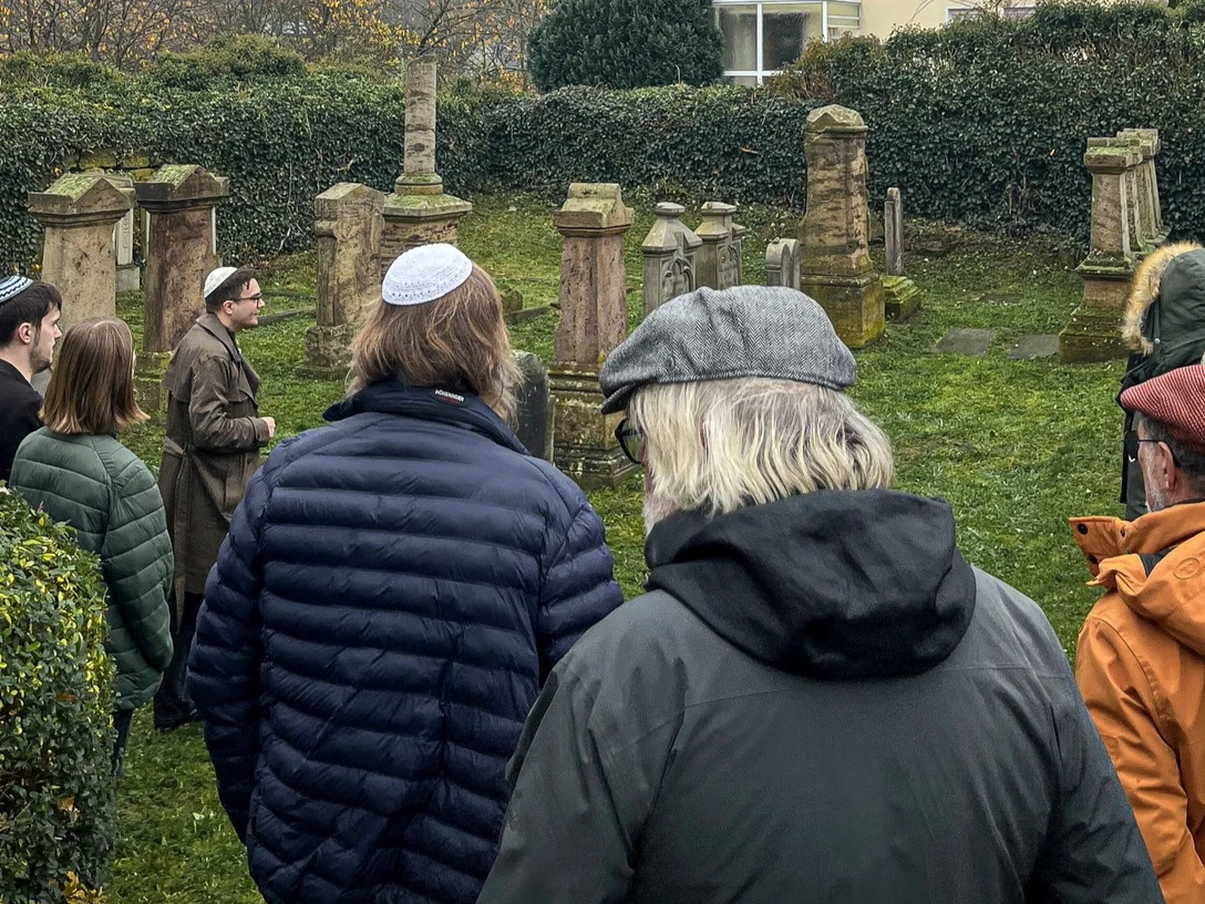 Führung über den jüdischen Friedhof Porta Westfalica Führung über den jüdischen Friedhof Porta Westfalica
