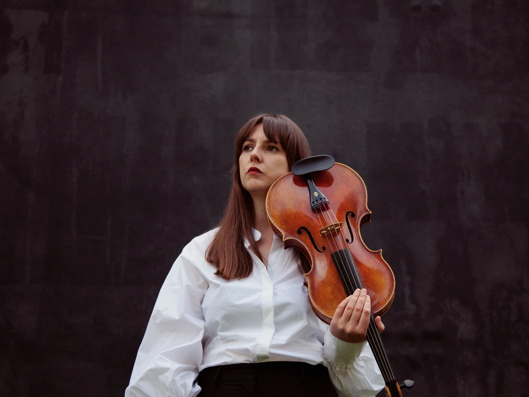 Neasa_Ni_Bhriain_Viola