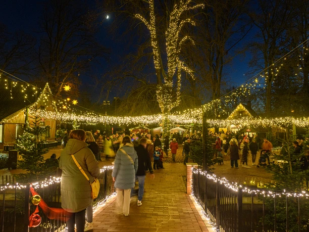 Weihnachtsmarkt-2024-2-©-Franz-Frieling.jpg Weihnachtsmarkt-2024-2-©-Franz-Frieling.jpg