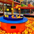 Gigiland.jpg Bällebad im Indoor-Spiel-Park Gigiland in Langenberg