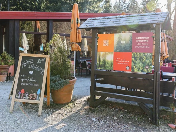 Aussenansicht mit Terrasse