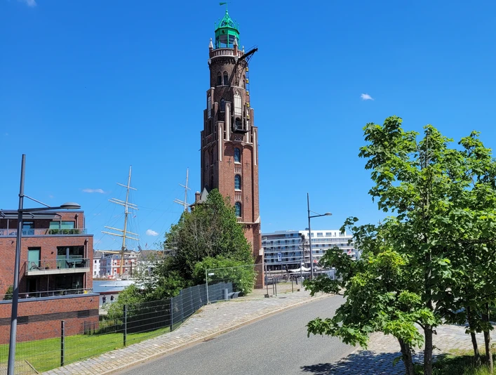 Simon-Loschen-Leuchtturm (c) Tanja Mehl_Erlebnis Bremerhaven_WEB.jpg Blick auf den Simon-Loschen-Leuchtturm