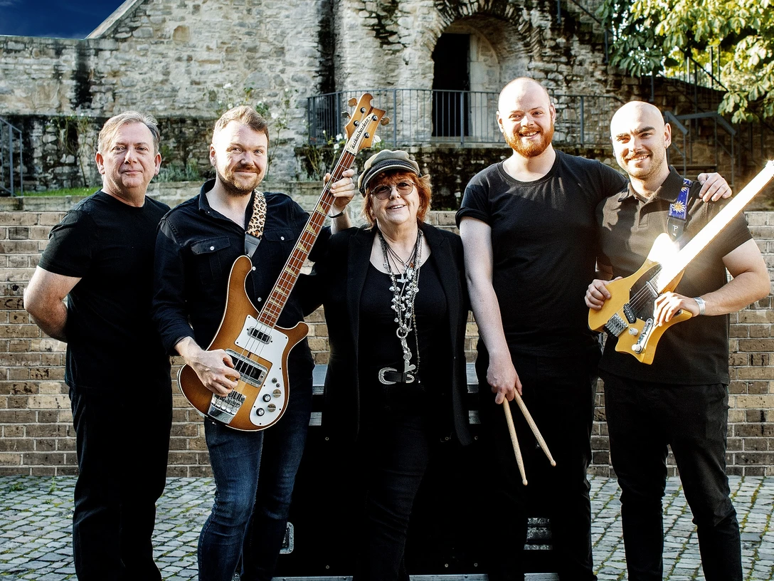 Maggie Reilly mit Band_credit_Stefan_Bürger.jpg