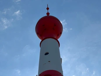 Spitze vom Unterfeuer Minarett (c) Tanja Mehl_Erlebnis Bremerhaven_WEB.JPG Spitze vom rot-weißen Minarett