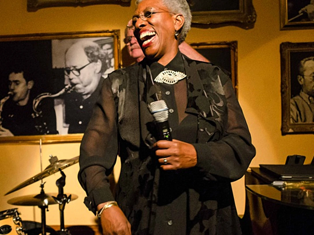 Bernita Bush Hotel Montana Konzert