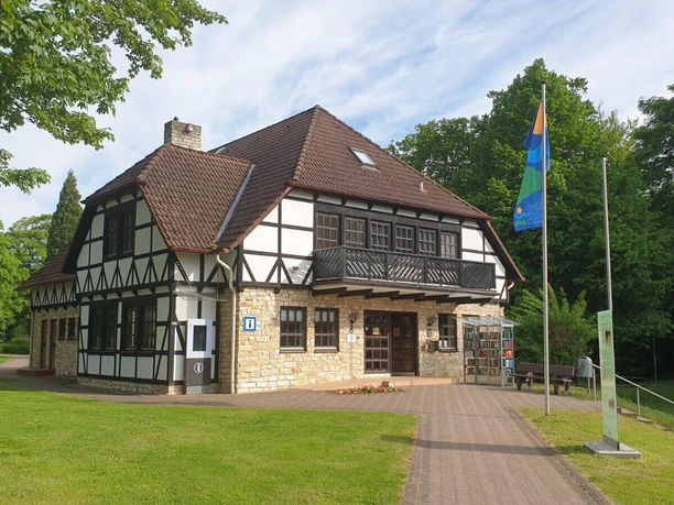 Erich_M_der_Glasmuseum.jpg