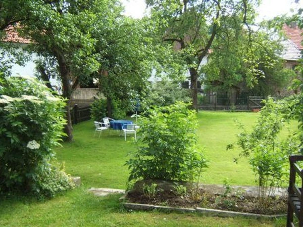 mit Terrasse