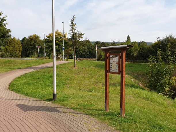 Radrundweg Brücken und Grenzen_Startpunkt Vitrine