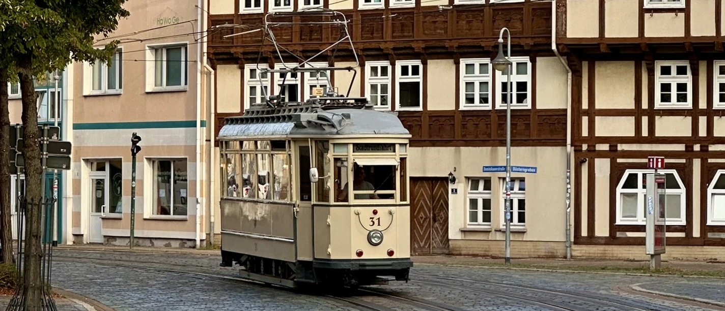 Zeitreise mit der Halberstädter Straßenbahn in Halberstadt Zeitreise mit der Halberstädter Straßenbahn in Halberstadt