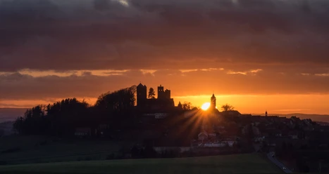 STO_NordOstansicht-Sonnenuntergang_KlauSchieckel_2022.jpg