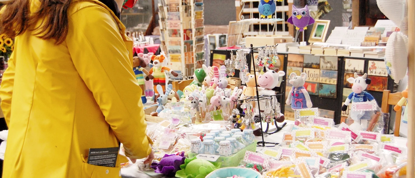 Beim Herbstmarkt Stöbern im Wildpark Schwarze Berge.jpg