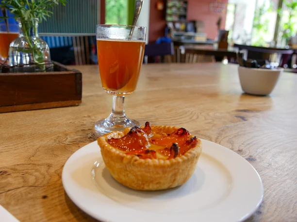 Kafi Luz und Früchte-Tartlette