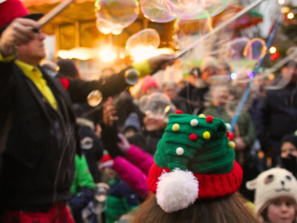 Seifenblasen am Schwälmer Weihnachtsmarkt