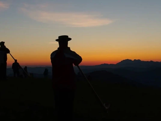Sonnenaufgang Alphorn